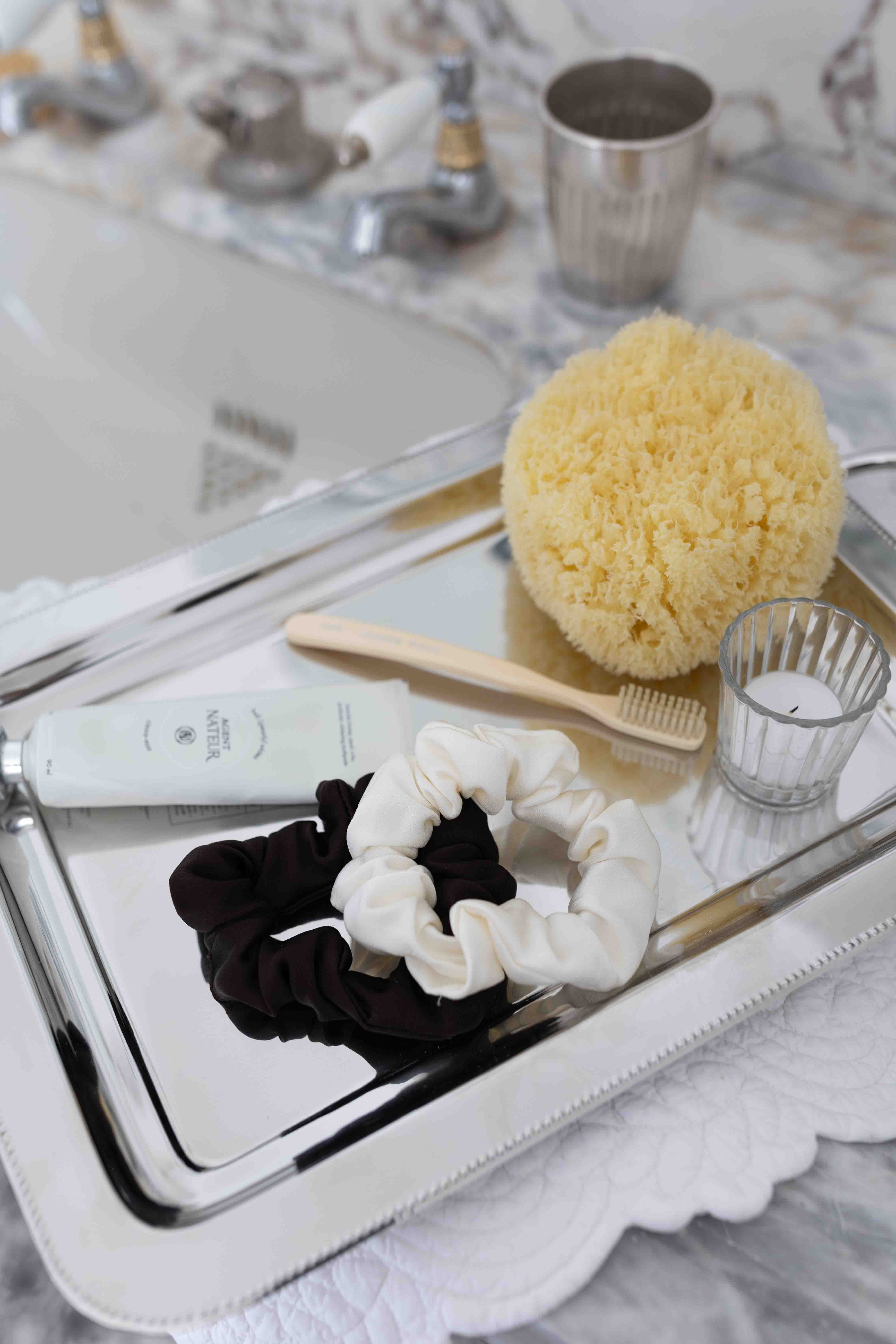 Coco Silk Scrunchie - dark chocolate – Produktbild 1