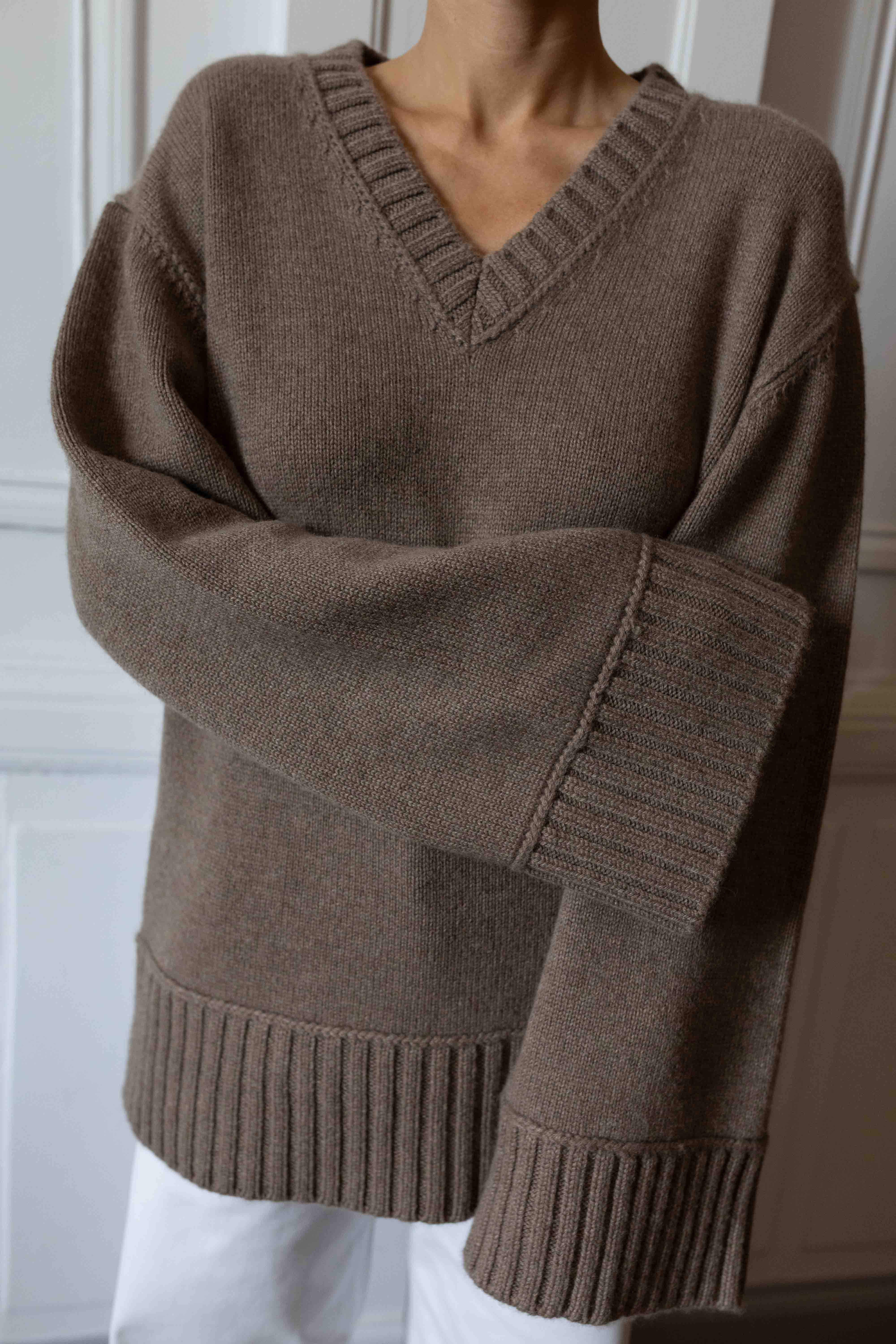 Valerie V-Neck Sweater - soft taupe – Produktbild 3